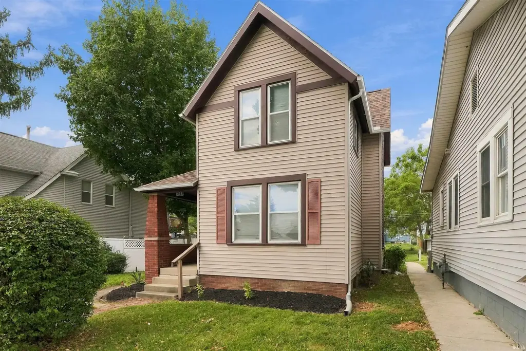 1623 Sherman Boulevard, Fort Wayne