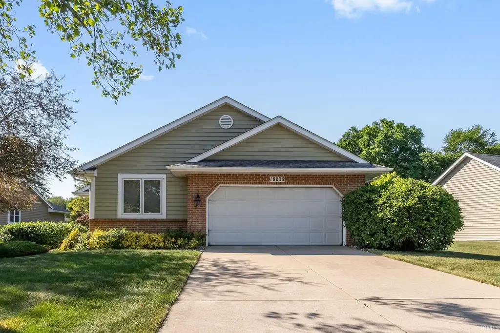 18633 Paul’s Way, South Bend
