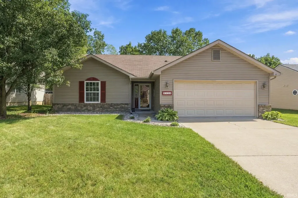 8824 Eventer Trail, Fort Wayne