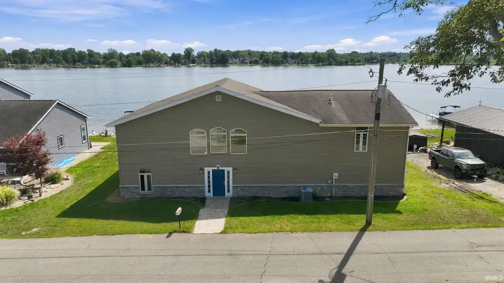 6530 E Mcguire Road, Churubusco