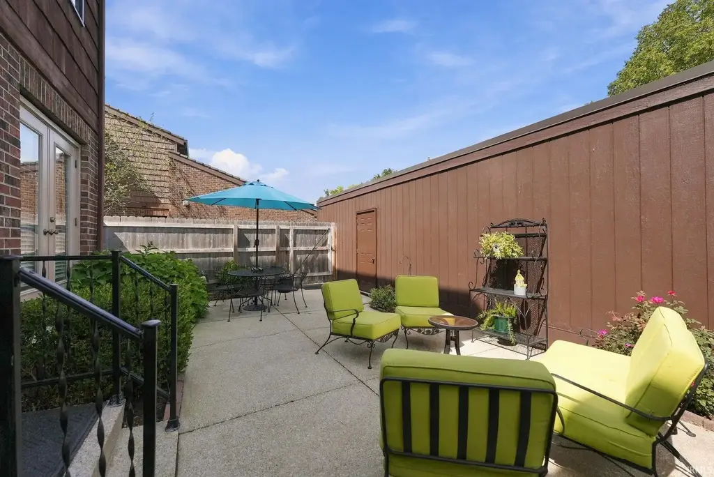 6817 Covington Creek Trail, Fort Wayne