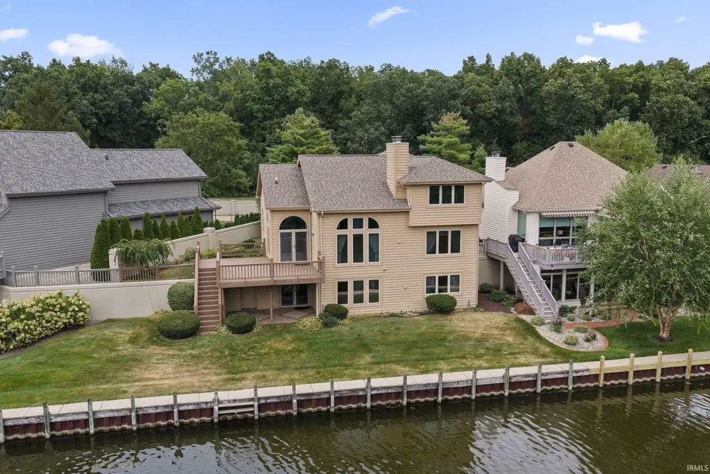 809 Bittersweet Cove Drive, Mishawaka