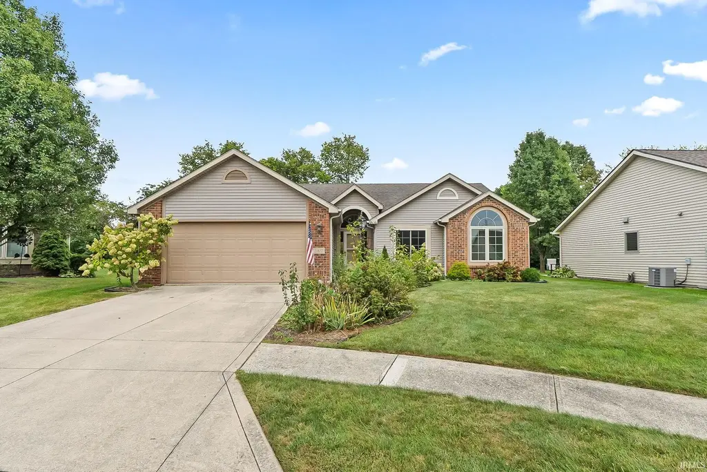 5817 Twynestel Circle, Fort Wayne