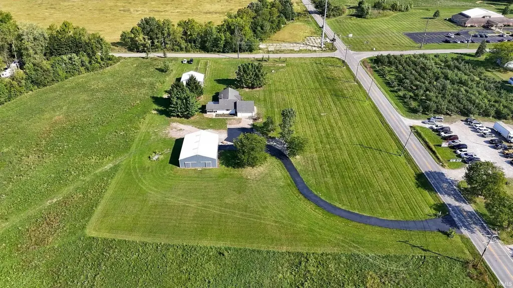 8805 Huguenard Road, Fort Wayne