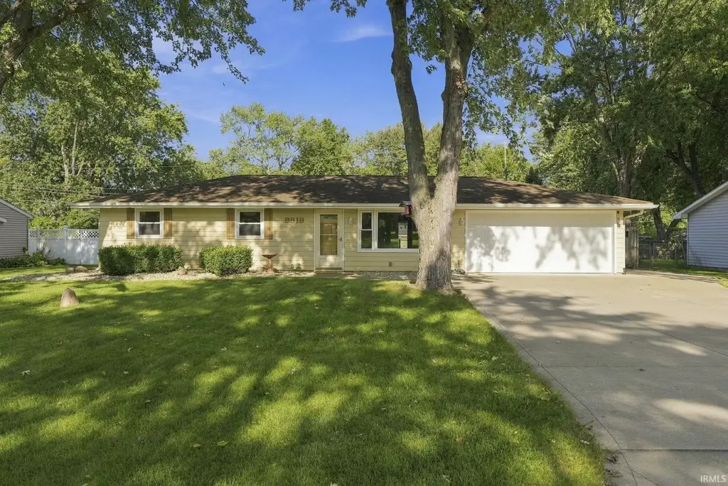 9819 Cinderella Lane, Fort Wayne