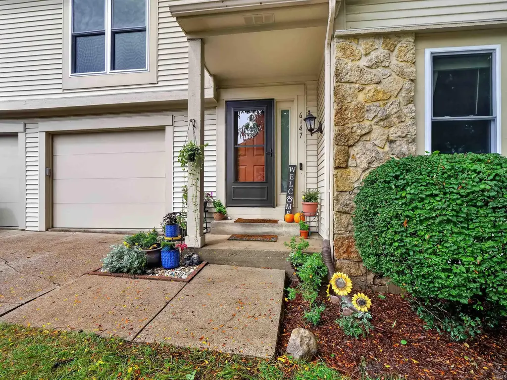 6147 Crofton Drive, Fort Wayne