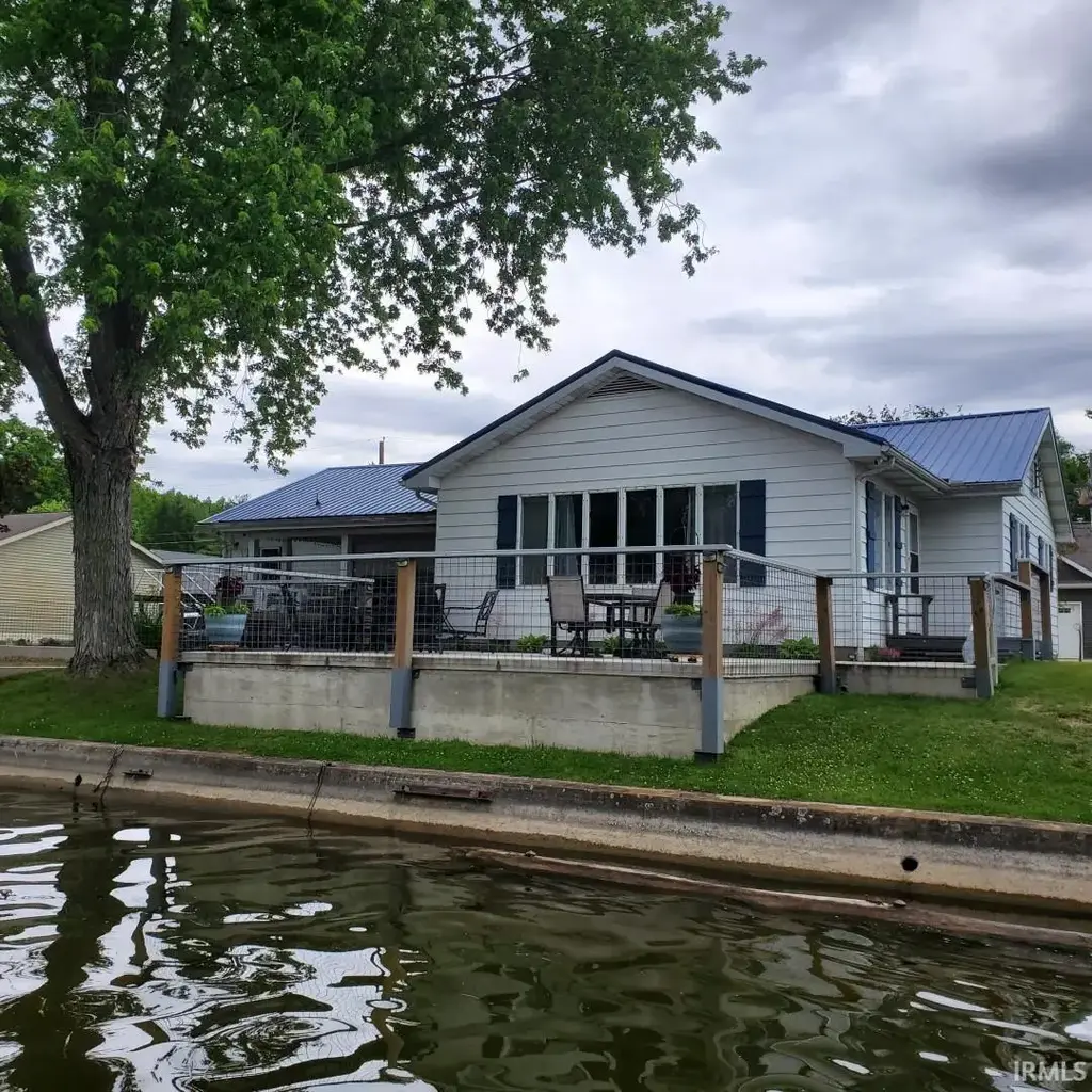 7180 S 165, Wolcottville
