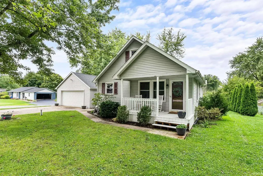 15205 Auburn Road, Fort Wayne
