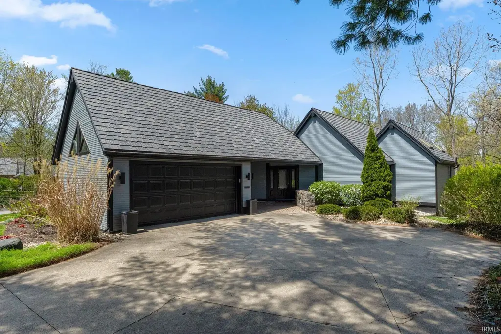 6918 Woodcroft Lane, Fort Wayne