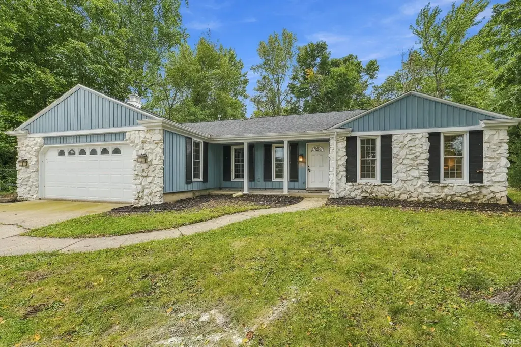 11207 Illinois Rd, Fort Wayne