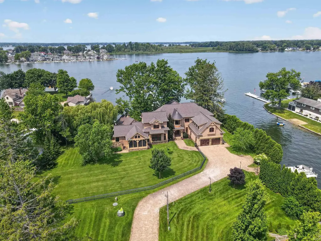 11751 N Black Point Road, Syracuse