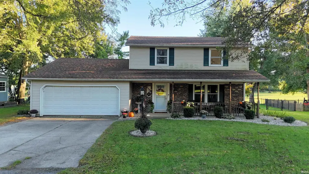 6233 W Maple Grove Road, Huntington