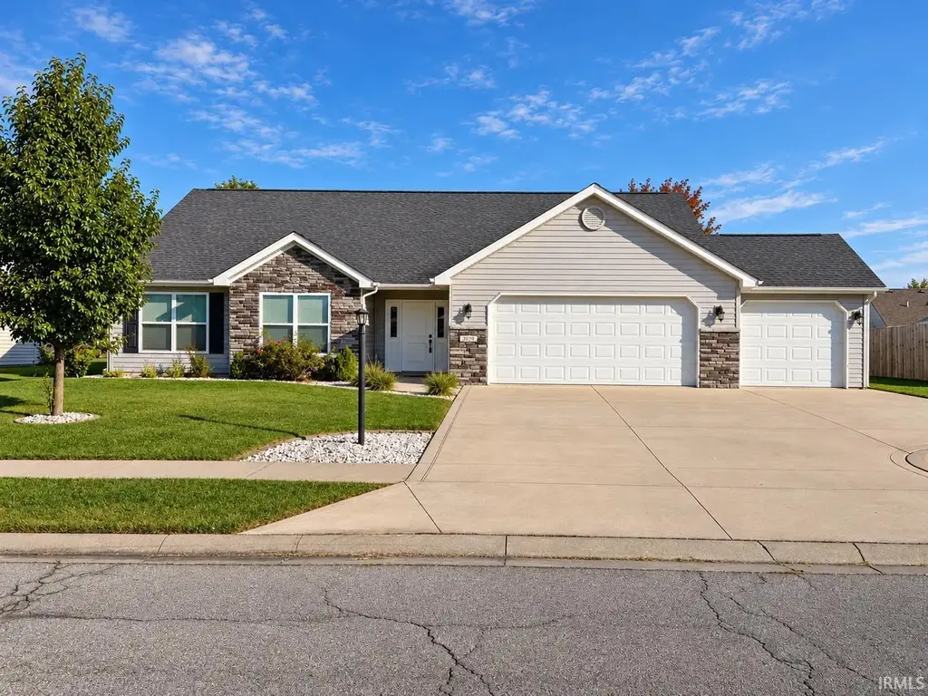 3029 E Pickett Lane, Columbia City