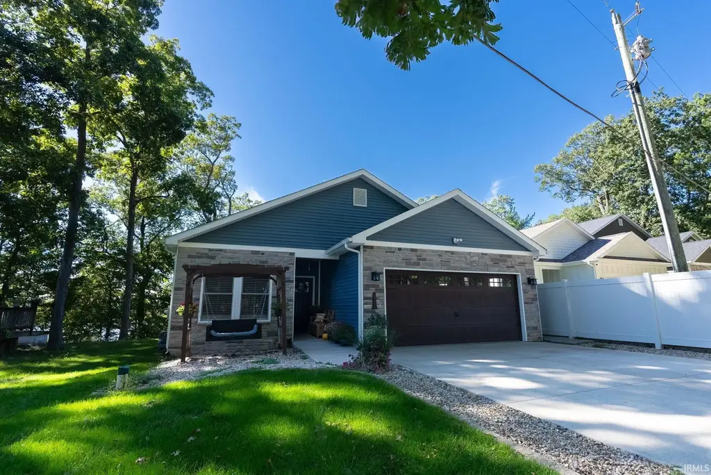 10044 N 1200 West, Monticello