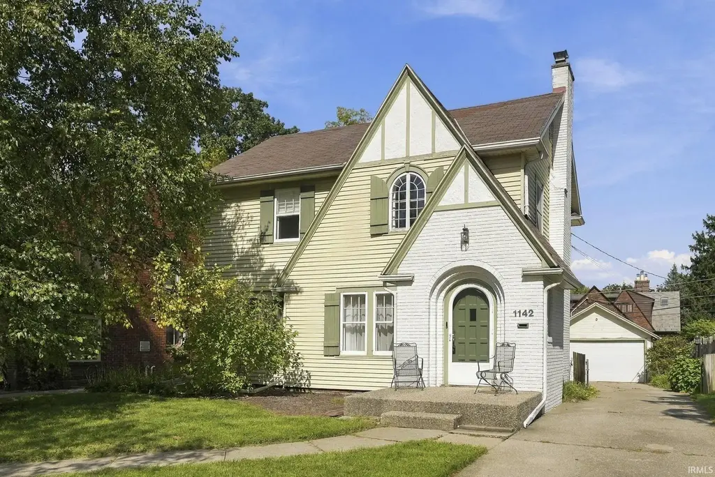 1142 W Foster Parkway, Fort Wayne