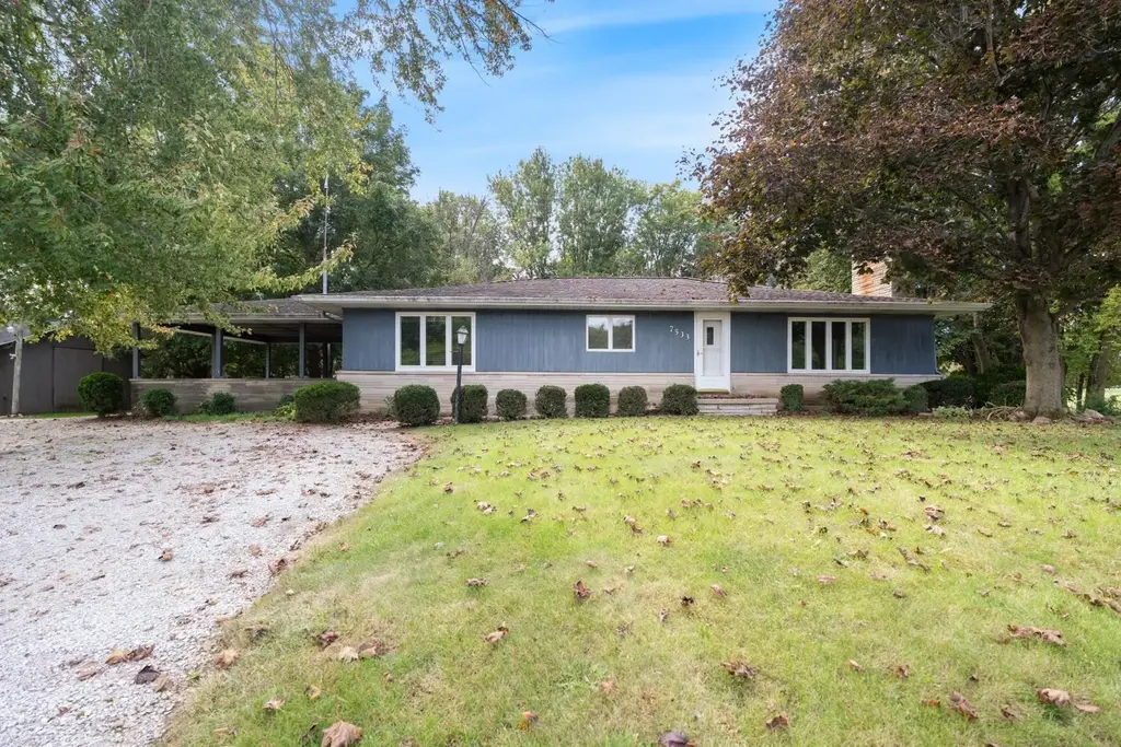 7533 N Syracuse Webster Road, North Webster