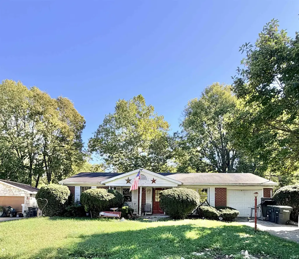 2300 S Wisteria Lane, Muncie