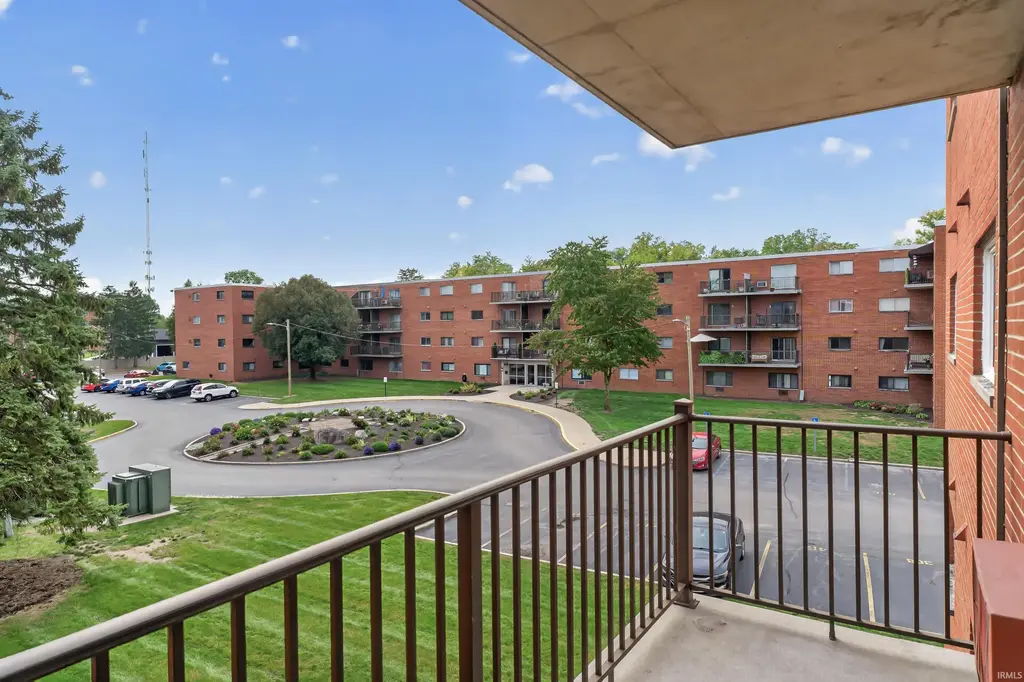 2927 Westbrook Drive B318, Fort Wayne