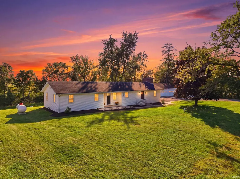 2720 E 500 Road, Columbia City