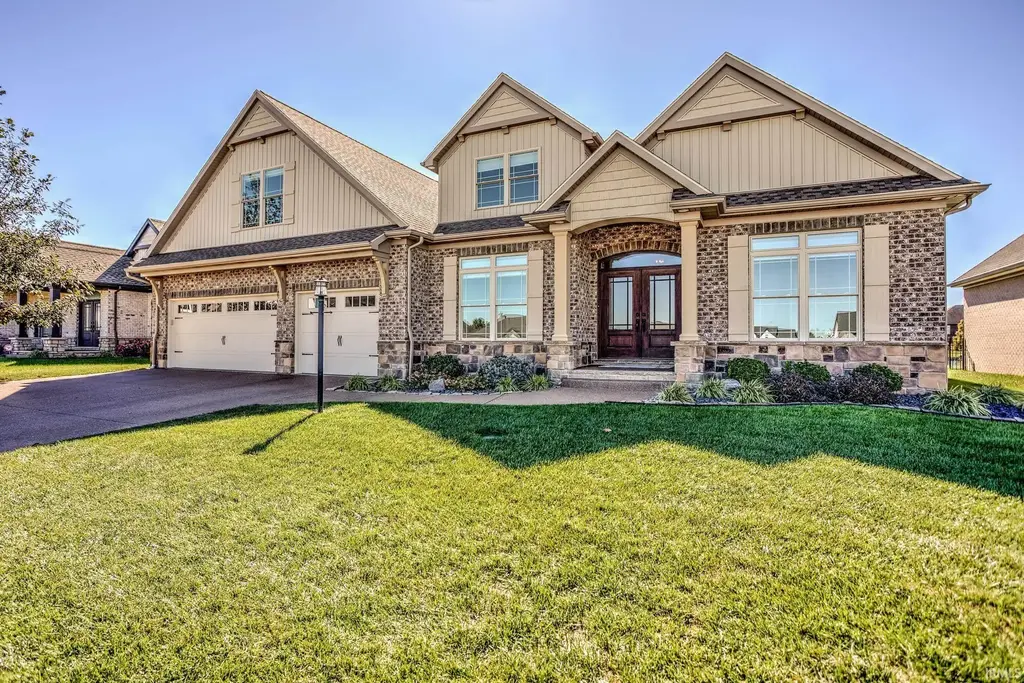 8633 Crenshaw Drive, Newburgh