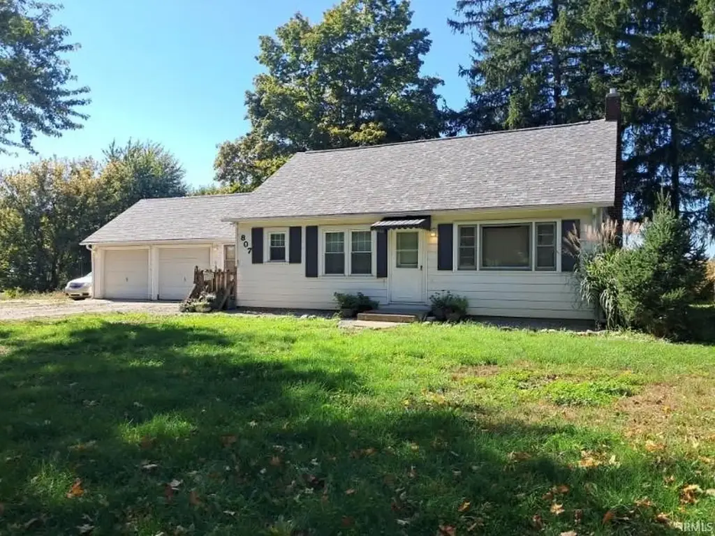 807 N Main Street, Avilla