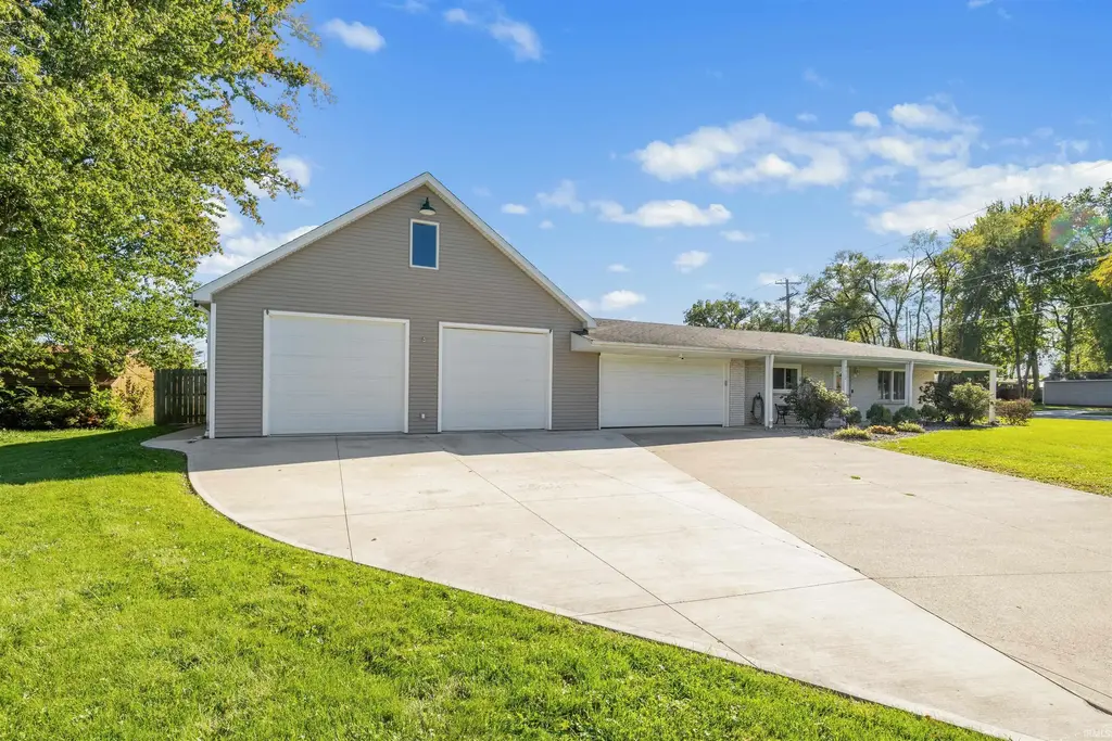 10012 Hosler Road, Leo