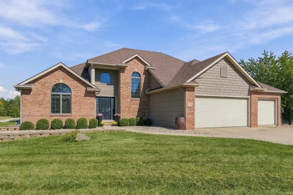 14988 Leo Creek Boulevard, Leo