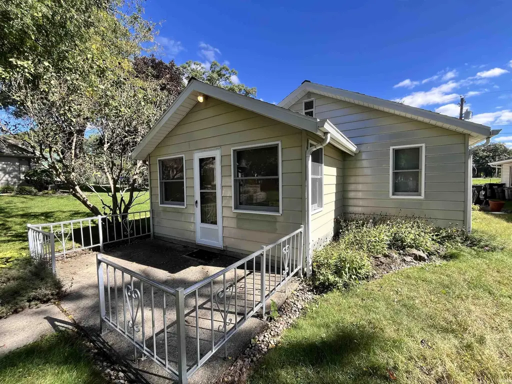 12691 N Rainey Road, Syracuse