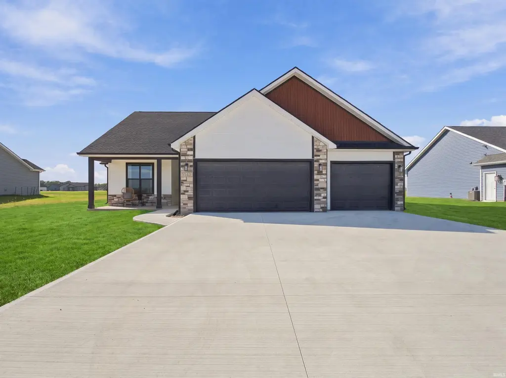 1545 N Noyer Road, Fort Wayne