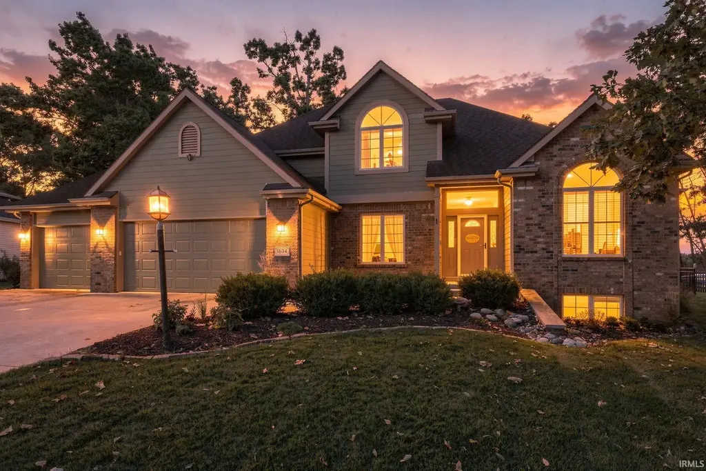 1634 Vanderbilt Drive, Fort Wayne