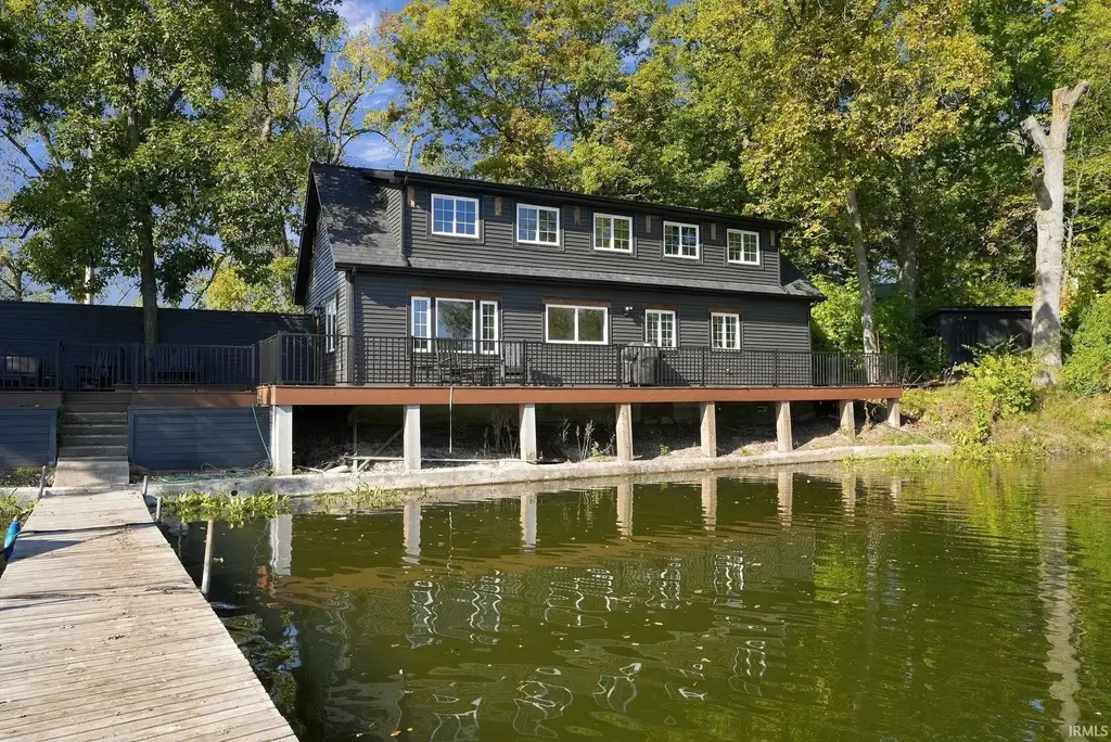 9630 N Hiawatha Lane, Syracuse