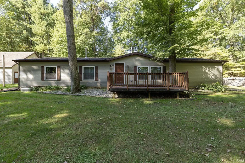 18565 County Road 2, Bristol