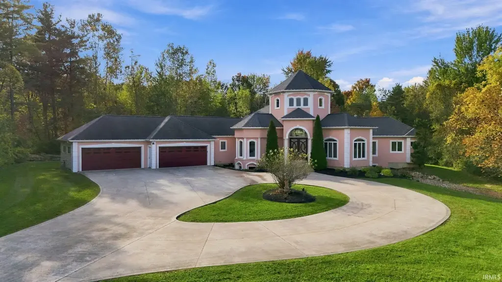 7705 Auburn Road, Fort Wayne