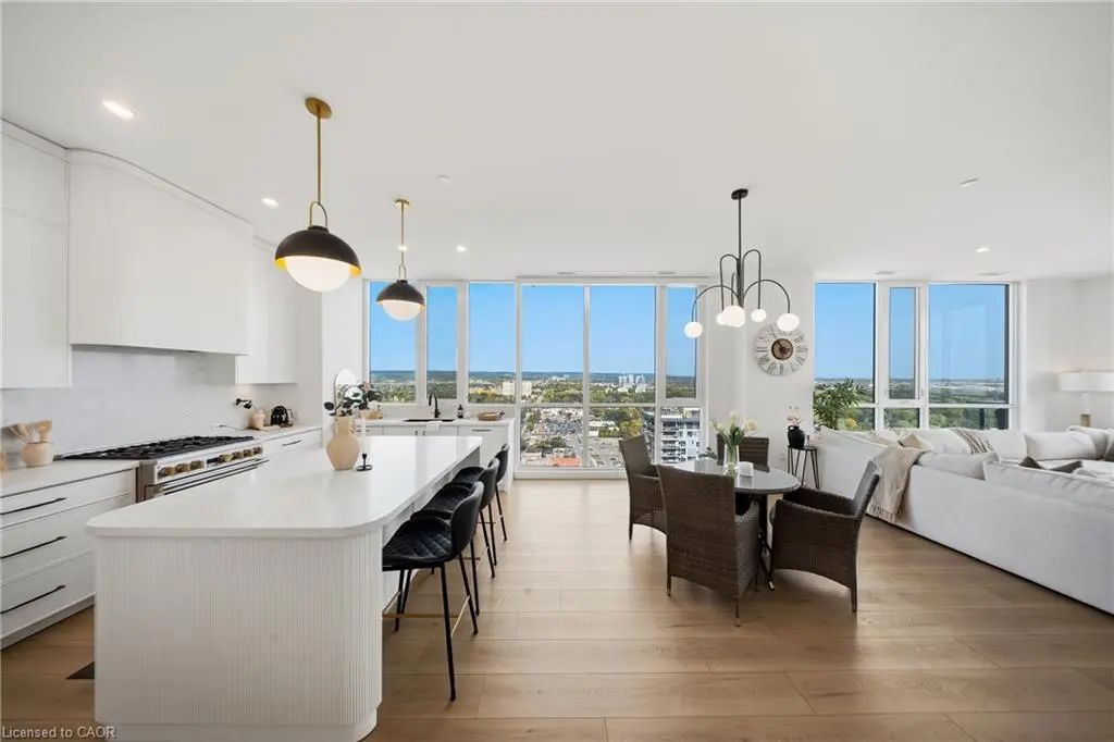 2007 James Street 2201, Burlington