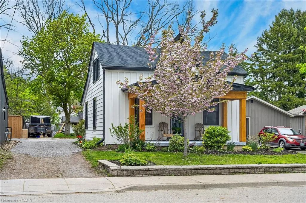 255 Macnab Street, Dundas