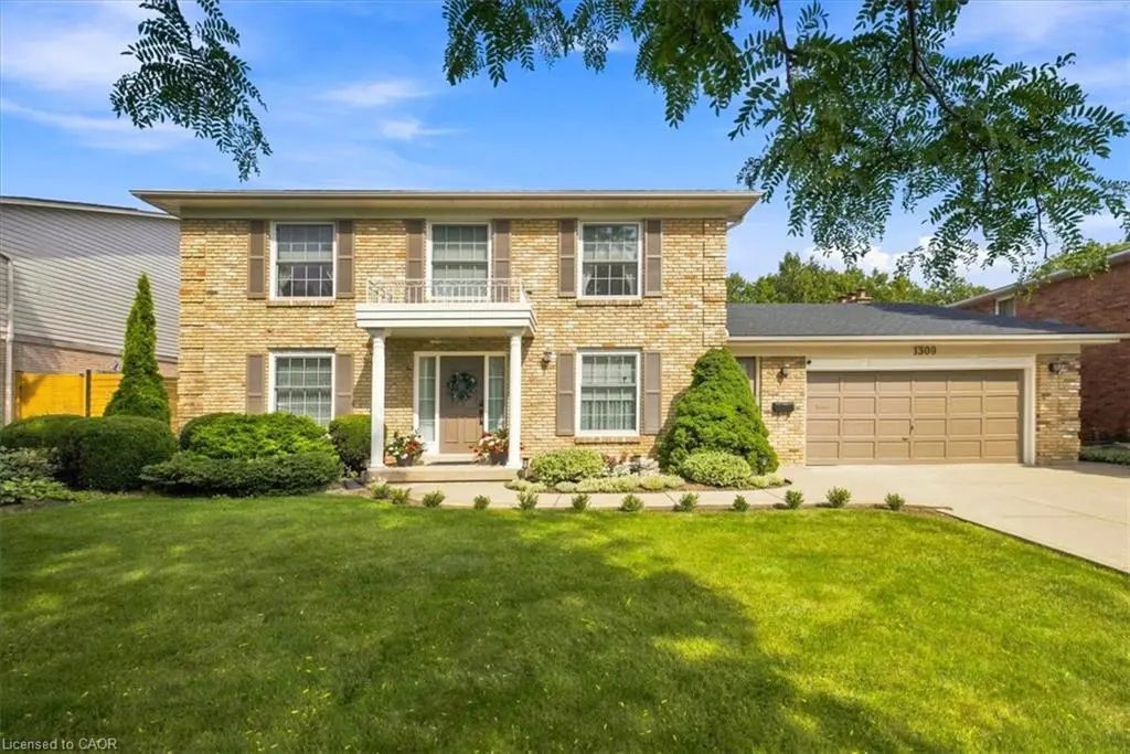 1309 Monmouth Drive, Burlington