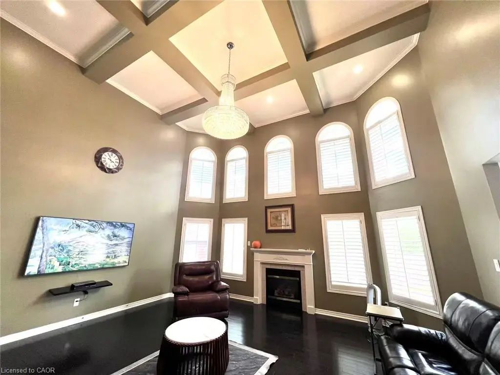7 Tandem Court, Ancaster