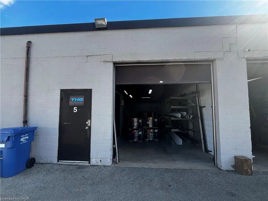 1163 King Road 5, Burlington