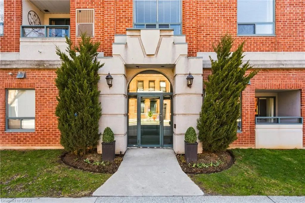 8 Main Street 203, Dundas