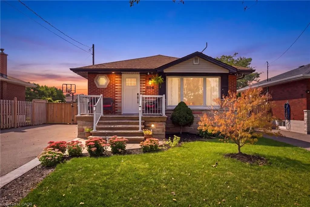894 Brucedale Avenue E, Hamilton