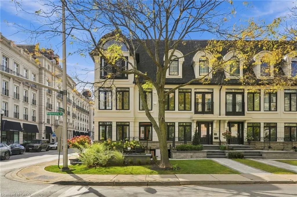 305 Randall Street, Oakville
