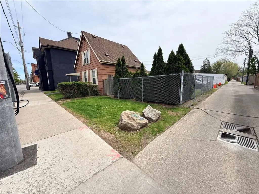 356 Barton Street E, Hamilton