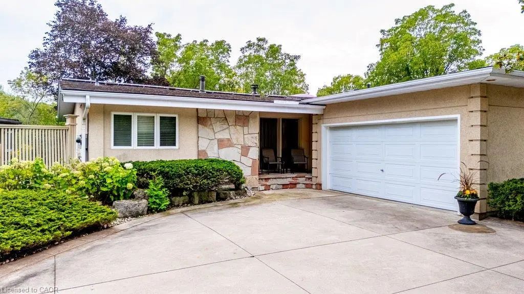 89 Little John Road, Dundas