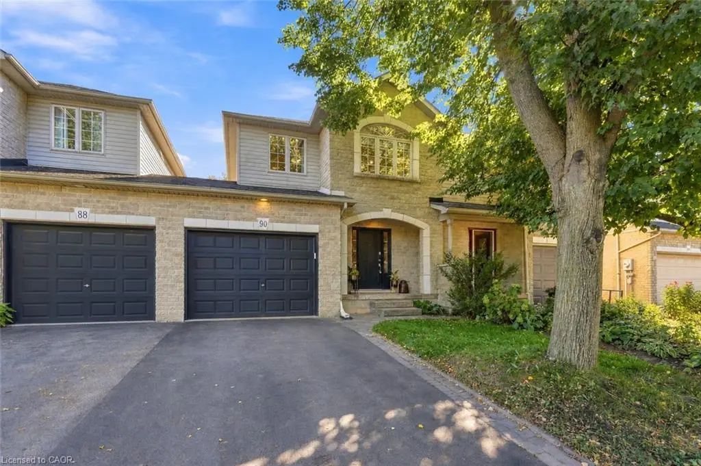 90 Foxborough Drive, Ancaster