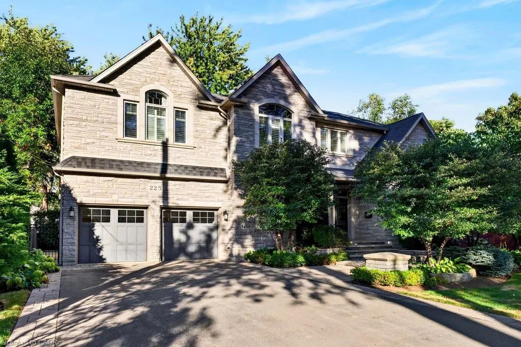 225 Lakeside Avenue, Burlington