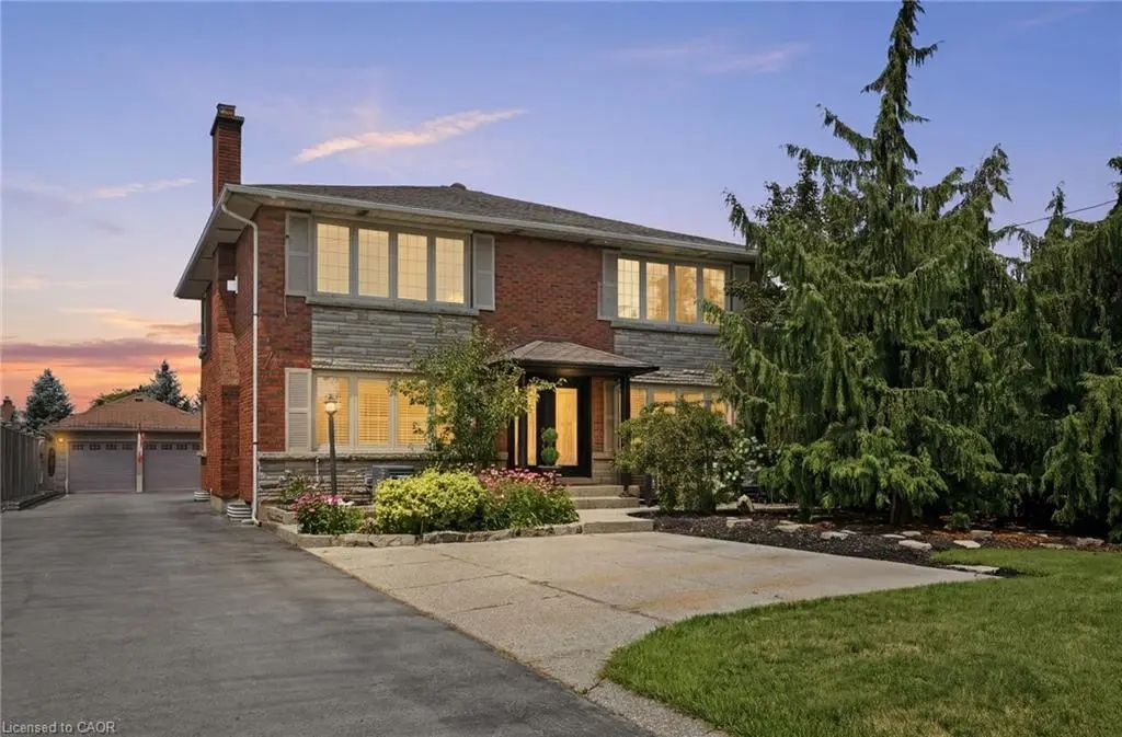 33 Centennial Parkway S, Hamilton