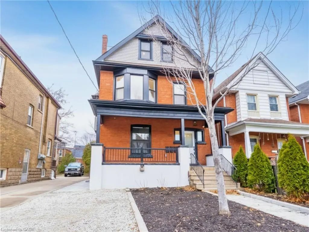 204 Balsam Avenue S, Hamilton