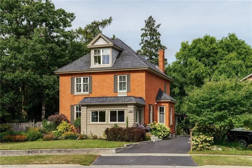627 Maple Avenue, Burlington