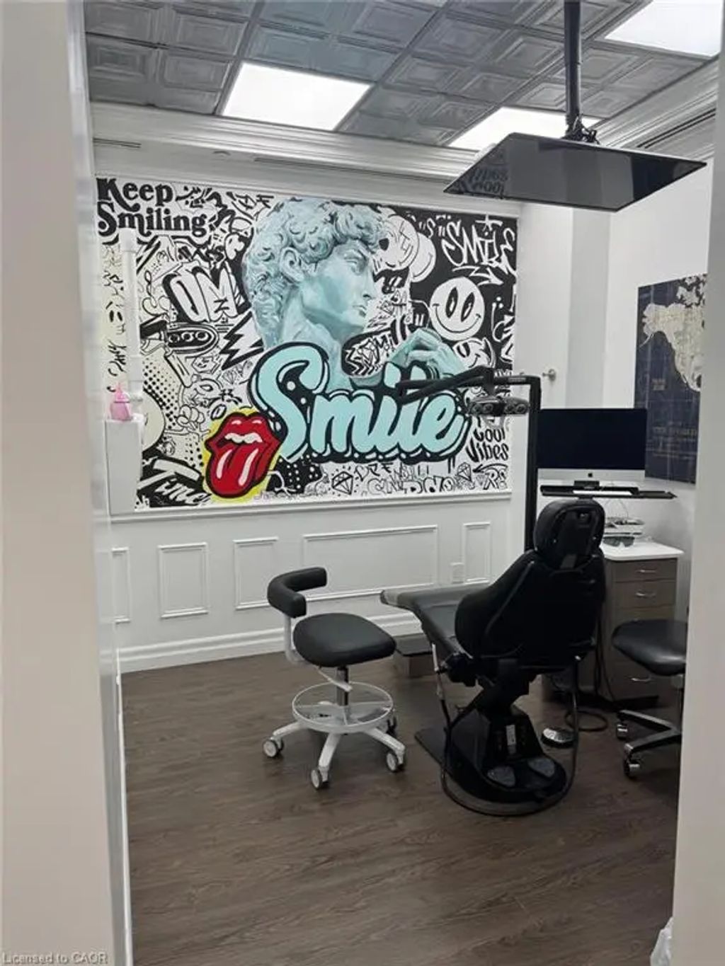 205 Lakeshore Road W 101, Oakville