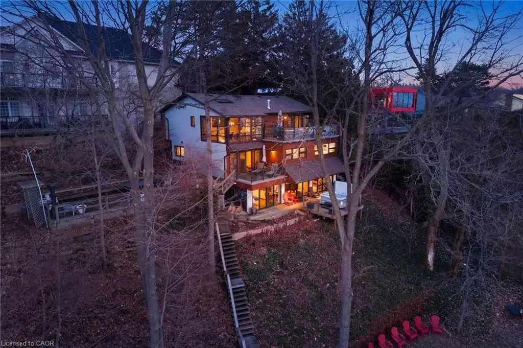 868 Danforth Place, Burlington